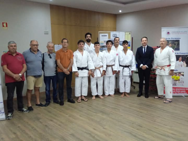 JUDO: Associação de Marinheiros de Ferreira do Zêzere recebeu Exames de Graduação AJDS 1.º Dan