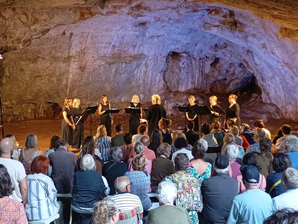 A estreia da Gruta de Avecasta no Festival ZêzereArts | Um ambiente mágico e imersivo