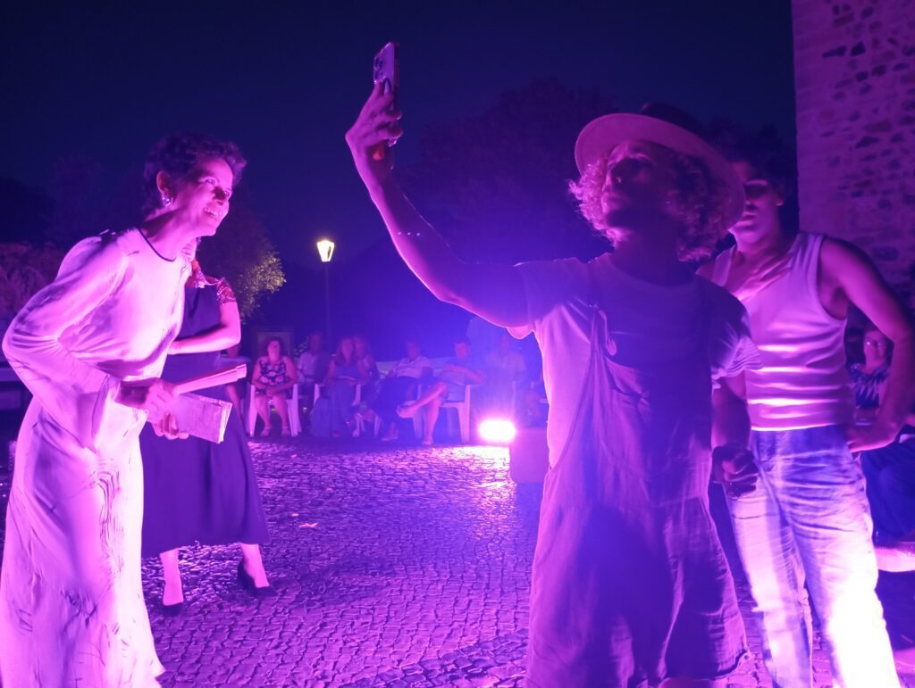 Teatro em Dornes foi um sucesso com “O Portal da Península” Teatro em Dornes foi um sucesso com “O Portal da Península”