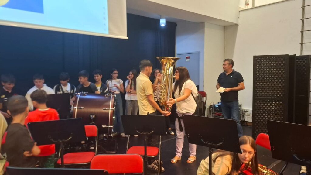 Academia de Música da Filarmónica Frazoeirense apresentou-se no Centro Cultural de Ferreira do Zêzere Academia de Música da Filarmónica Frazoeirense apresentou-se no Centro Cultural de Ferreira do Zêzere