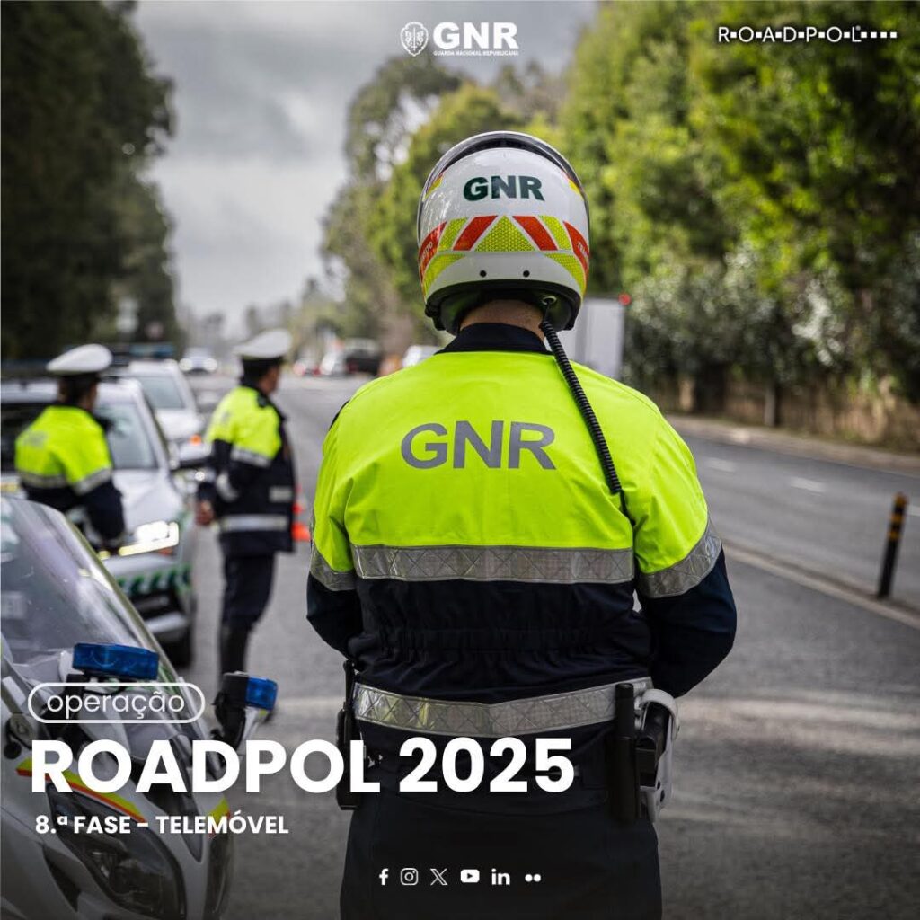 Operação ROADPOL da GNR fiscaliza uso do telemóvel ao volante até 12 de outubro Operação ROADPOL da GNR fiscaliza uso do telemóvel ao volante até 12 de outubro