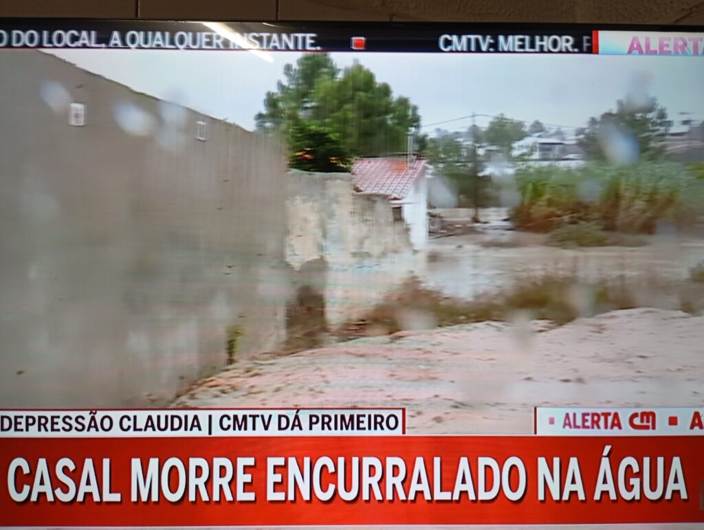 Casal de idosos perde a vida em casa inundada pela depressão “Cláudia” Casal de idosos perde a vida em casa inundada pela depressão “Cláudia”
