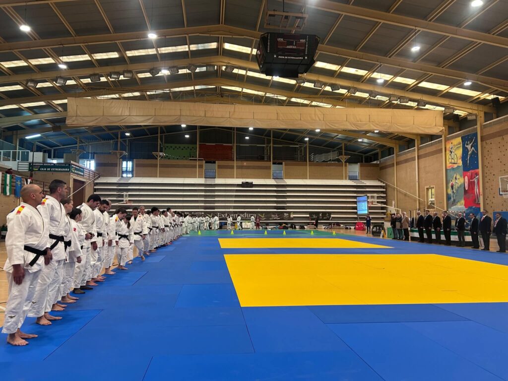 Atletas da AJDS destacam-se no XI Troféu Ibérico de Kata, em Cáceres (Espanha) Atletas da AJDS destacam-se no XI Troféu Ibérico de Kata, em Cáceres (Espanha)