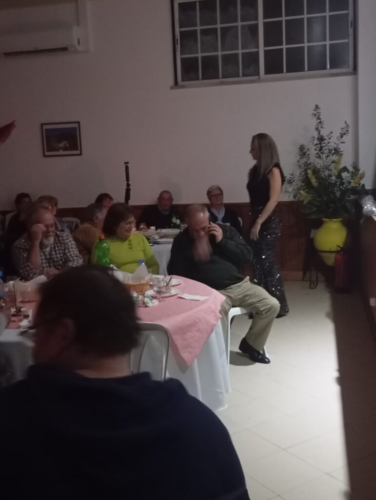 Dornes recebeu mais de 100 pessoas para ouvir cantar o Fado Dornes recebeu mais de 100 pessoas para ouvir cantar o Fado