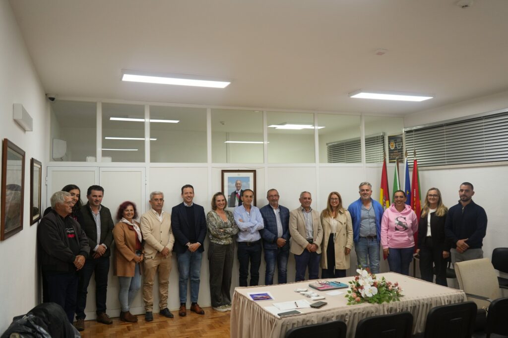 Tomadas de Posse das Juntas de Freguesia do Concelho de Ferreira do Zêzere marcam início de Novo Ciclo Autárquico Tomadas de Posse das Juntas de Freguesia do Concelho de Ferreira do Zêzere marcam início de Novo Ciclo Autárquico