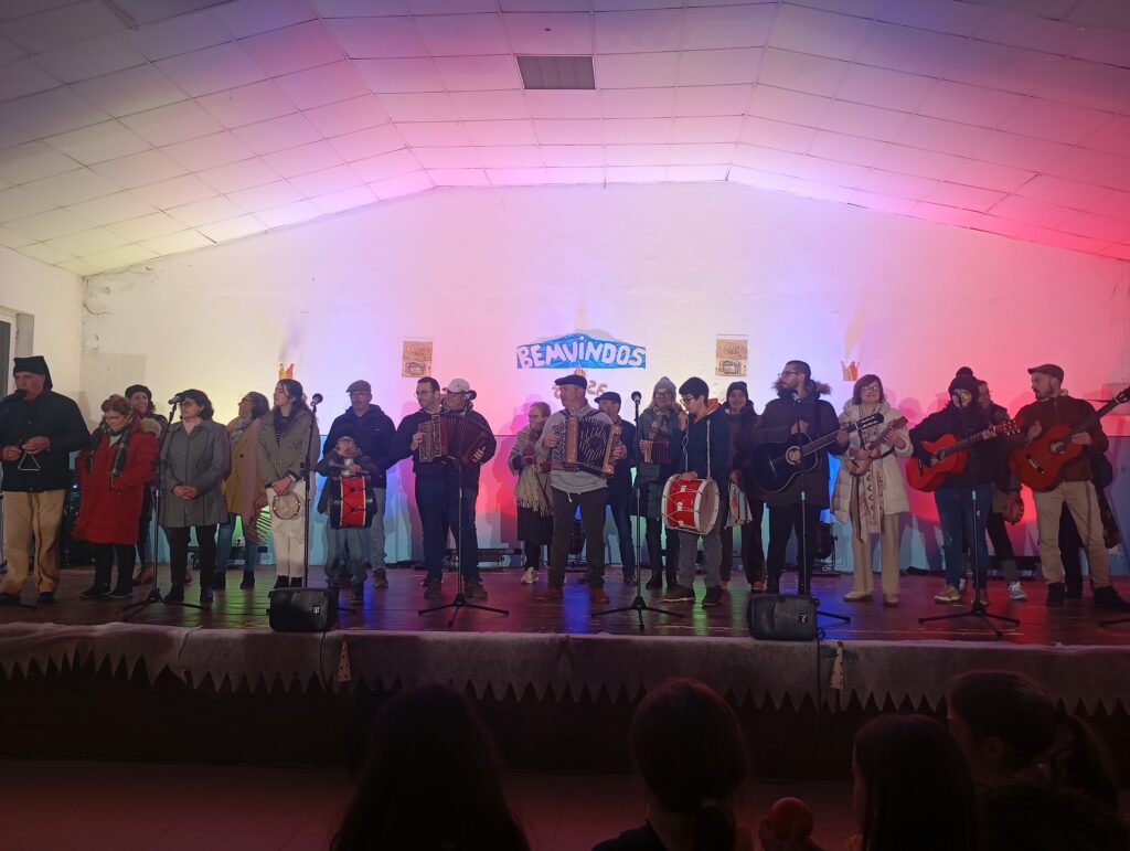 F. Zêzere: " Noite de Reis" reuniu grupos de todo o concelho em Águas Belas