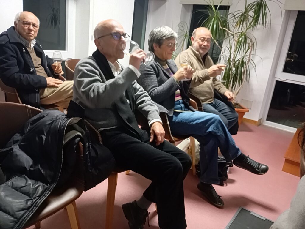 Biblioteca Municipal de Ferreira do Zêzere acolheu palestra e prova de vinhos com forte participação Biblioteca Municipal de Ferreira do Zêzere acolheu palestra e prova de vinhos com forte participação