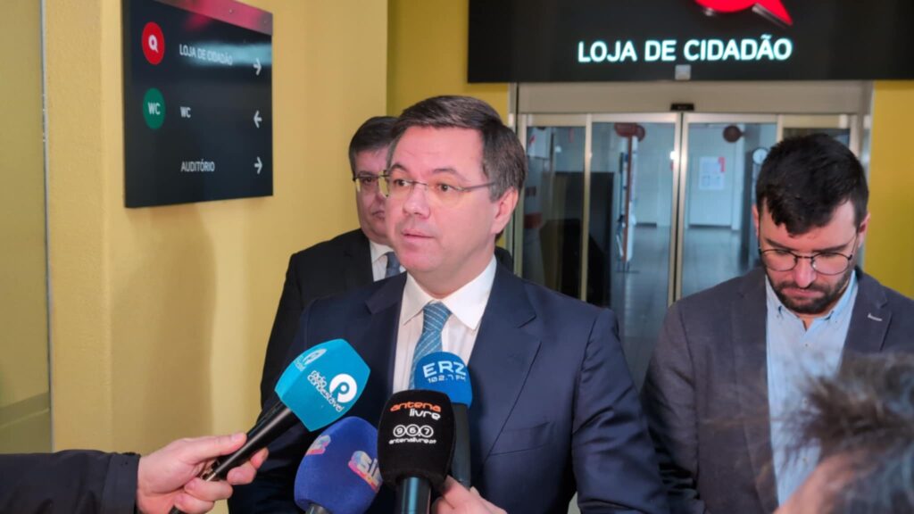 Vila de Rei recebeu visita oficial do Ministro Adjunto e da Reforma do Estado Vila de Rei recebeu visita oficial do Ministro Adjunto e da Reforma do Estado