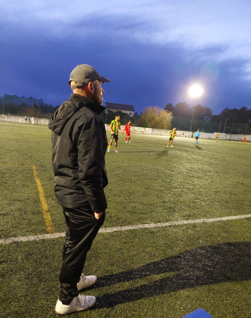 Futebol: Séniores do SCFZ dividem pontos no Sardoal - A análise do treinador Hélio Franco Futebol: Séniores do SCFZ dividem pontos no Sardoal - A análise do treinador Hélio Franco