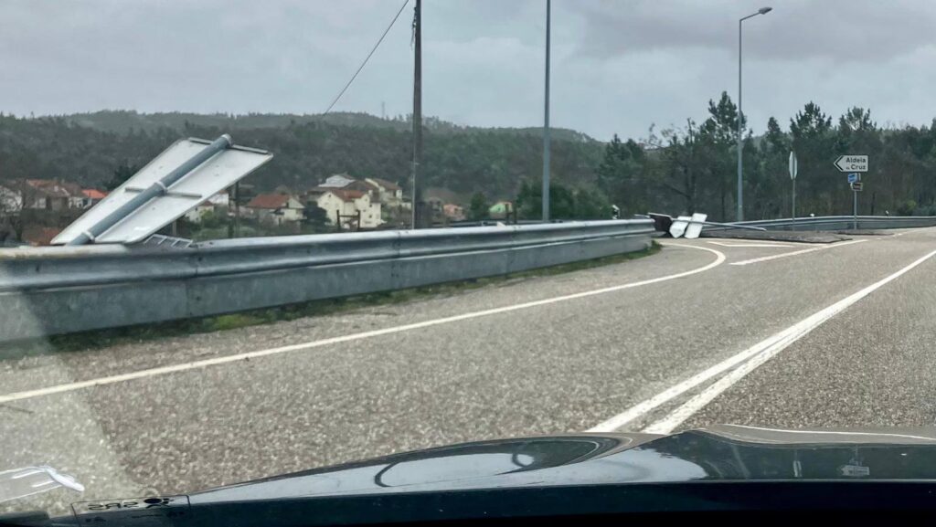 Depressão Kristin deixa rasto de destruição em Figueiró dos Vinhos, mas população está segura