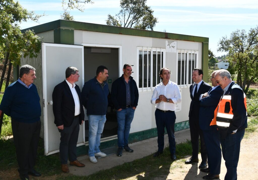 Secretário de Estado das Florestas visita Ferreira do Zêzere para avaliar danos da tempestade Kristin Secretário de Estado das Florestas visita Ferreira do Zêzere para avaliar danos da tempestade Kristin